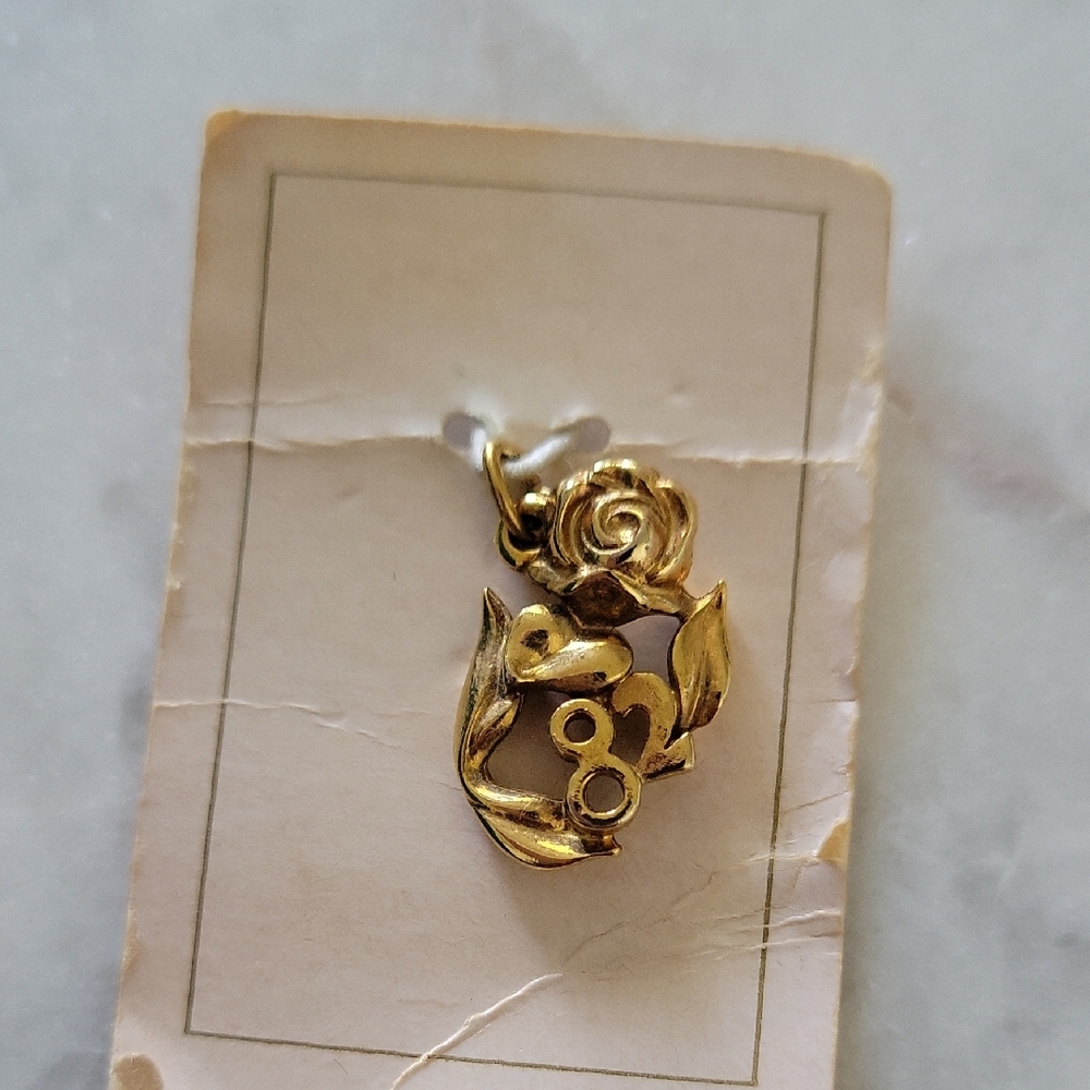 Vintage Gold Floral Pendant